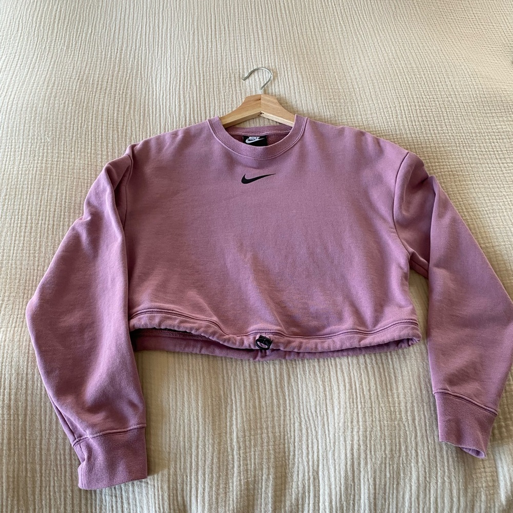 Nike Women's Cropped Sweatshirt - Pink